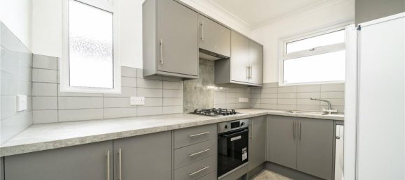 2 bedrooms Apartment in London, United Kingdom No. 12952 3