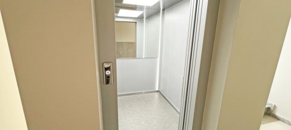 Oficina en Busto Arsizio, Italy 326 m² No. 74960 21