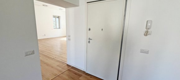 Oficina en Busto Arsizio, Italy 326 m² No. 74960 23