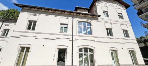 Oficina en Busto Arsizio, Italy 326 m² No. 74960 17