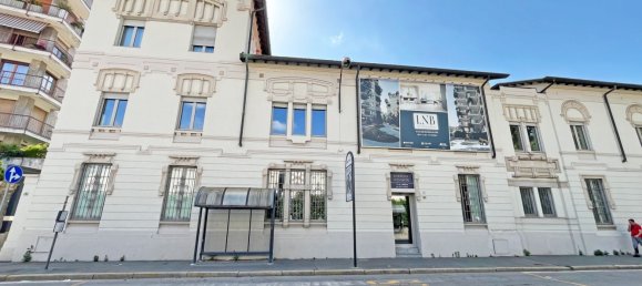 Oficina en Busto Arsizio, Italy 326 m² No. 74960 3