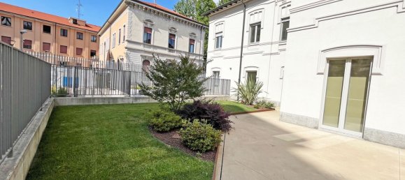 Oficina en Busto Arsizio, Italy 326 m² No. 74960 19