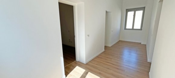 Oficina en Busto Arsizio, Italy 326 m² No. 74960 9