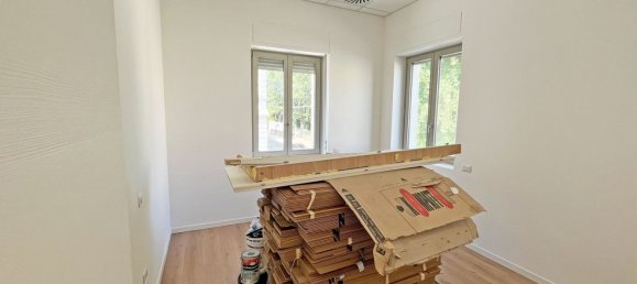 Oficina en Busto Arsizio, Italy 326 m² No. 74960 26