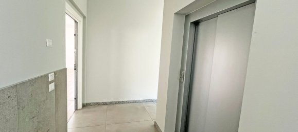 Oficina en Busto Arsizio, Italy 326 m² No. 74960 22