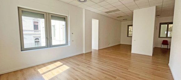 Oficina en Busto Arsizio, Italy 326 m² No. 74960 8