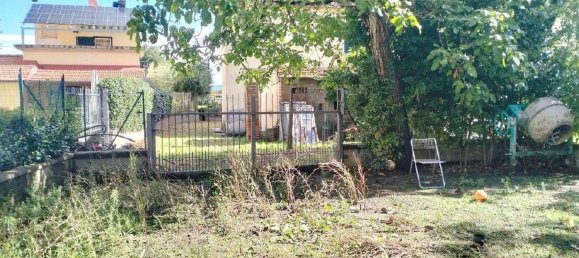 106m² Commercial property in Civitella in Val di Chiana, Italy No. 270050 3