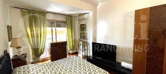 3 bedrooms Apartment in Rome, Italy No. 310176 16