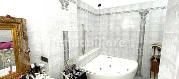 3 bedrooms Apartment in Rome, Italy No. 310176 21