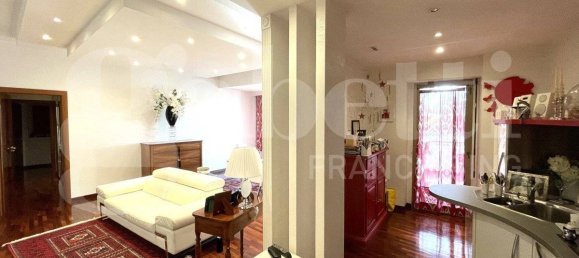 3 bedrooms Apartment in Rome, Italy No. 310176 10