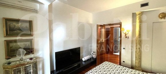 3 bedrooms Apartment in Rome, Italy No. 310176 17
