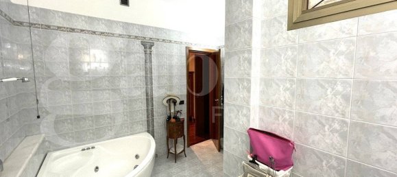 3 bedrooms Apartment in Rome, Italy No. 310176 20