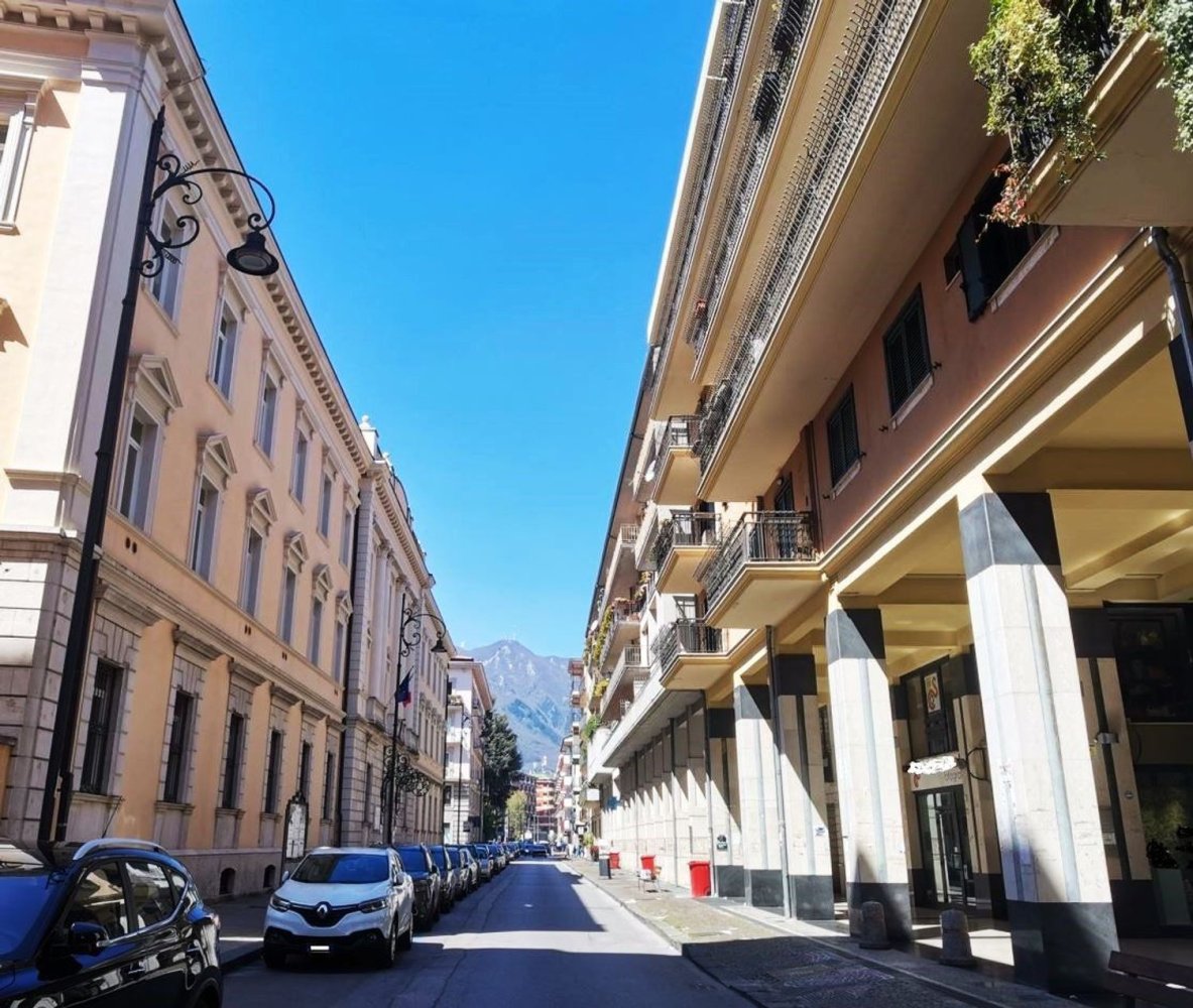 143m² Commercial property in Avellino, Italy No. 303631