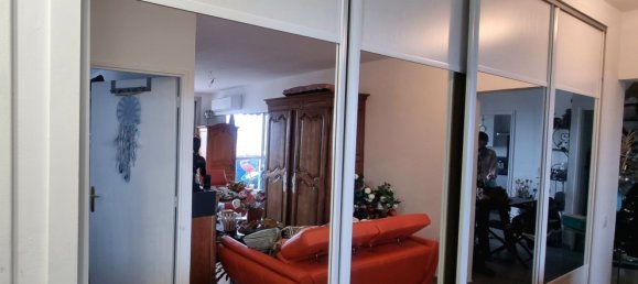 Apartamento de 3 dormitorios en Marseille, France No. 296179 5