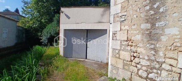 3 bedrooms Townhouse in Charente, France No. 300593 5