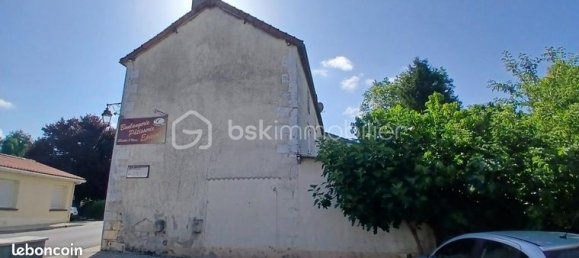 3 bedrooms Townhouse in Charente, France No. 300593 6