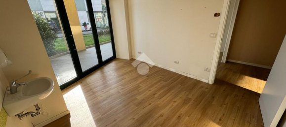  عقار تجاري في Lugo, Italy 200متر مربع رقم 20459 26