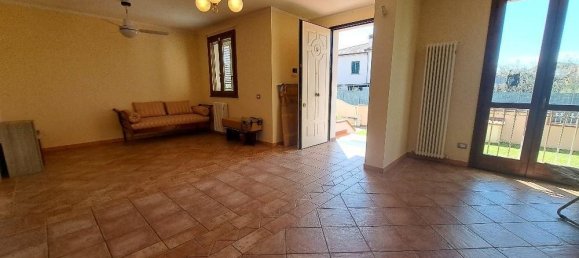Villa T3 em San Giuliano Terme, Italy N.º 64151 3