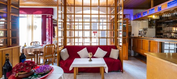 138m² Commercial property in Quarteira, Portugal No. 68013 2