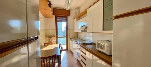 3-salle Appartement à Villasanta, Italy No. 35399 10