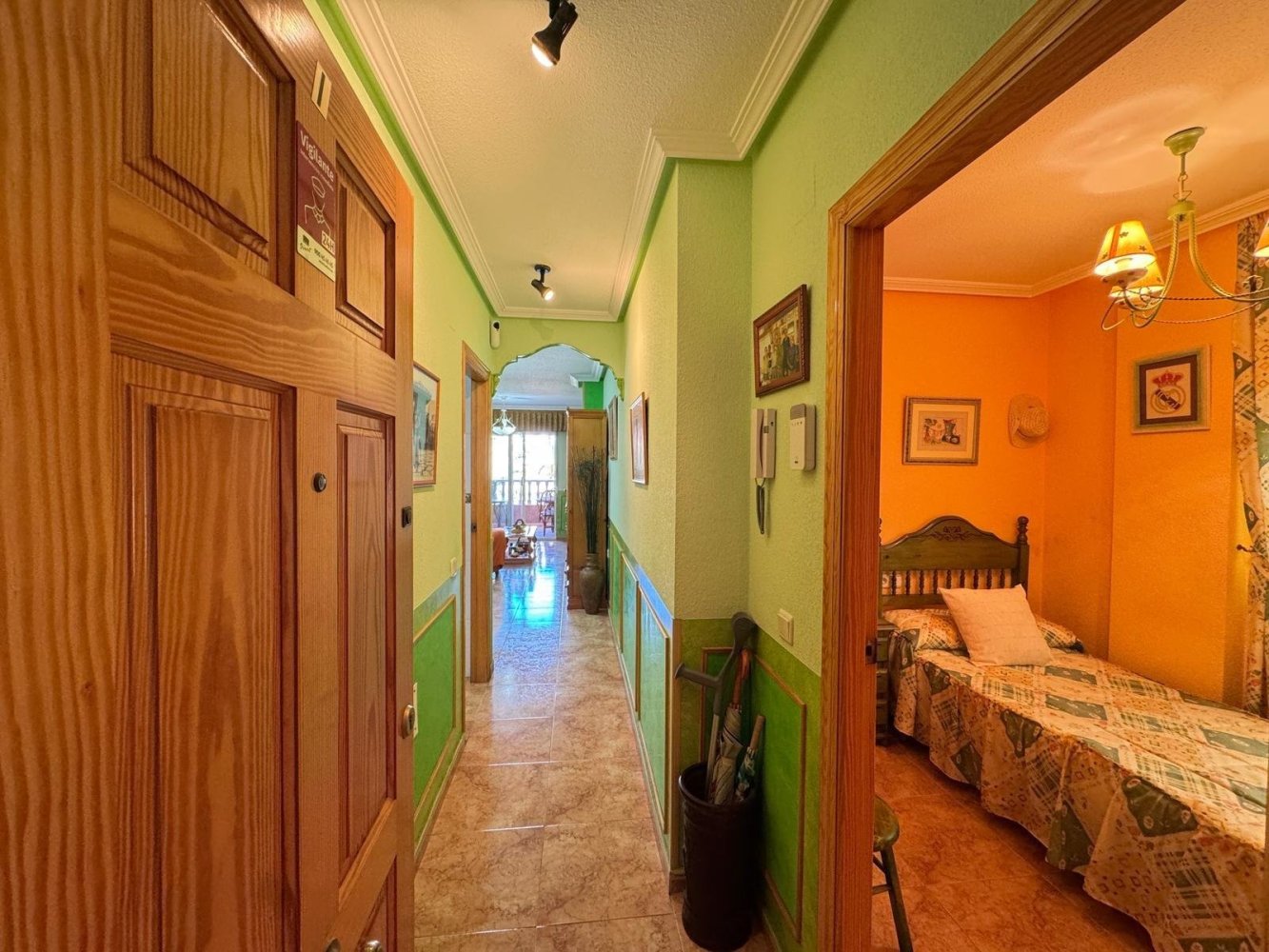 Apartamento de 3 dormitorios en Torrevieja, Spain No. 284315