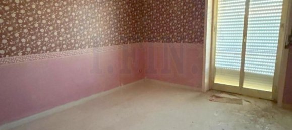 5-salle Appartement à Augusta, Italy No. 299575 8