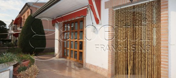 3 bedrooms House in Ferrara, Italy No. 319500 34