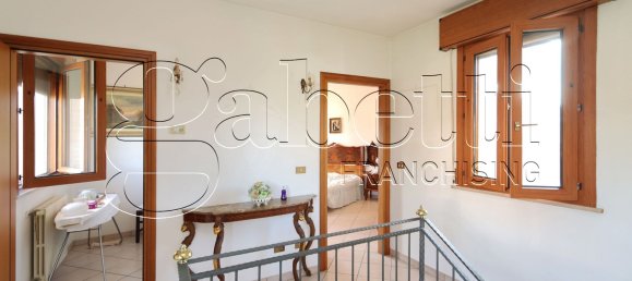 3 bedrooms House in Ferrara, Italy No. 319500 24