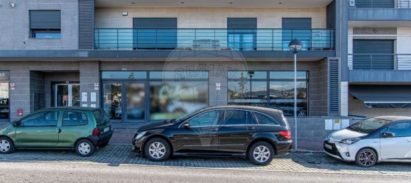 196m² Commercial property in Odivelas, Portugal No. 70693 19