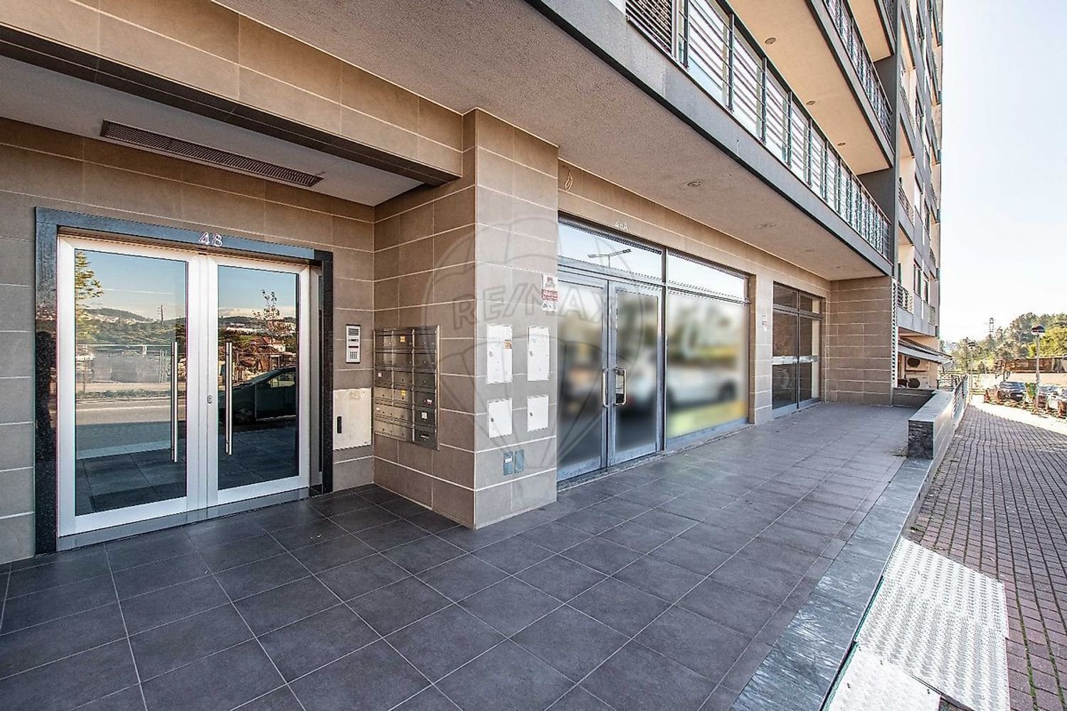 196m² Commercial property in Odivelas, Portugal No. 70693