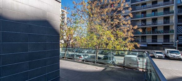 196m² Commercial property in Odivelas, Portugal No. 70693 3