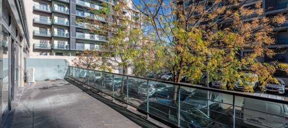 196m² Commercial property in Odivelas, Portugal No. 70693 4