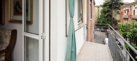 3 bedrooms Apartment in Reggio Emilia, Italy No. 354360 8