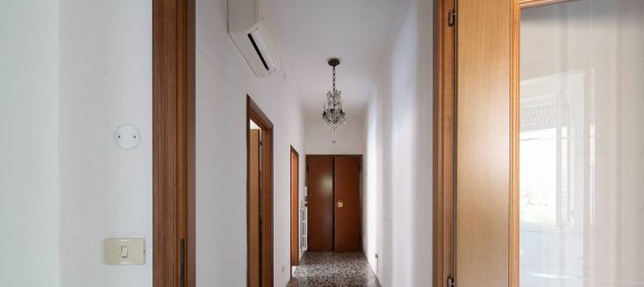 3 bedrooms Apartment in Reggio Emilia, Italy No. 354360 4