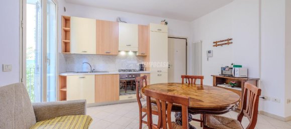 3 rooms Apartment in Rimini, Italy No. 33607 19