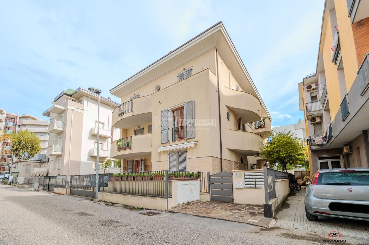 3 rooms Apartment in Rimini, Italy No. 33607