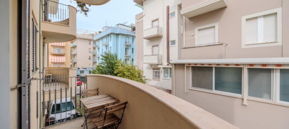 3 rooms Apartment in Rimini, Italy No. 33607 11