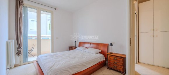 3 rooms Apartment in Rimini, Italy No. 33607 2