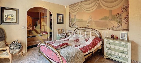 4 bedrooms Villa in Bourgoin-Jallieu, France No. 302356 9