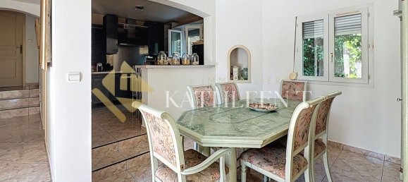 4 bedrooms Villa in Bourgoin-Jallieu, France No. 302356 8