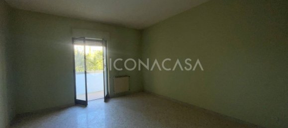 Apartamento de 4 dormitorios en Bari, Italy No. 353231 16