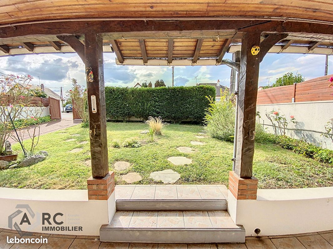 5 chambres Maison à La Chapelle-Saint-Mesmin, France No. 79273