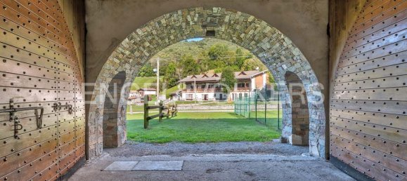 5 bedrooms House in Sormano, Italy No. 127846 18