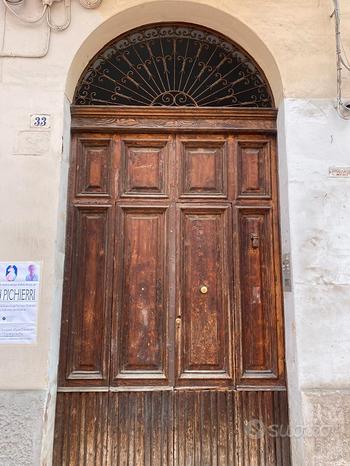 Квартира с 2 комнатами в Таранто, Италия № 297973