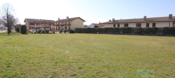 Terreno en Udine, Italy 1560 m² No. 64019 21