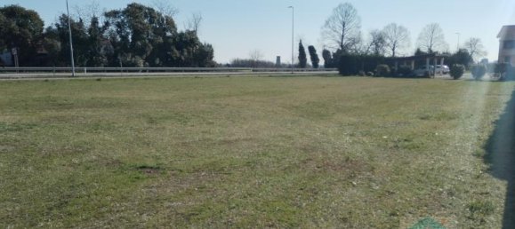 Terreno en Udine, Italy 1560 m² No. 64019 6