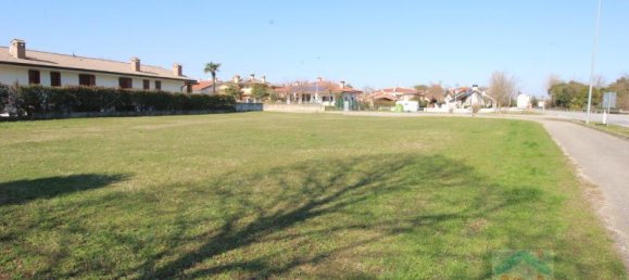 Terreno en Udine, Italy 1560 m² No. 64019 19