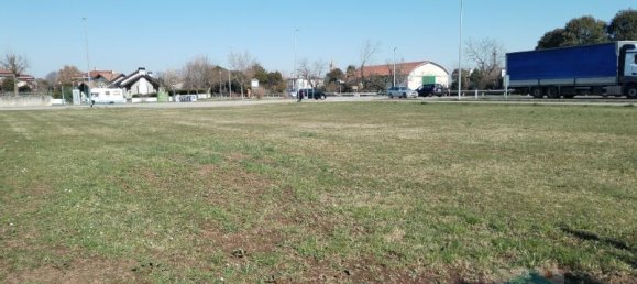 Terreno en Udine, Italy 1560 m² No. 64019 10