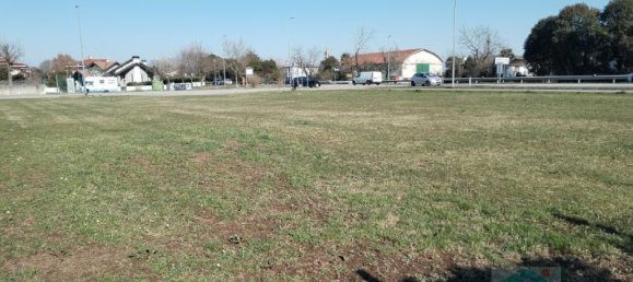 Terreno en Udine, Italy 1560 m² No. 64019 3