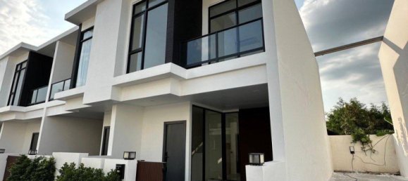 Vivenda T4 em Pattaya, Thailand N.º 146160 3